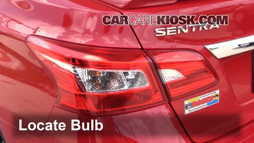 2016 Nissan Sentra FE+S 1.8L 4 Cyl. Luces Luz de reversa (reemplazar foco)